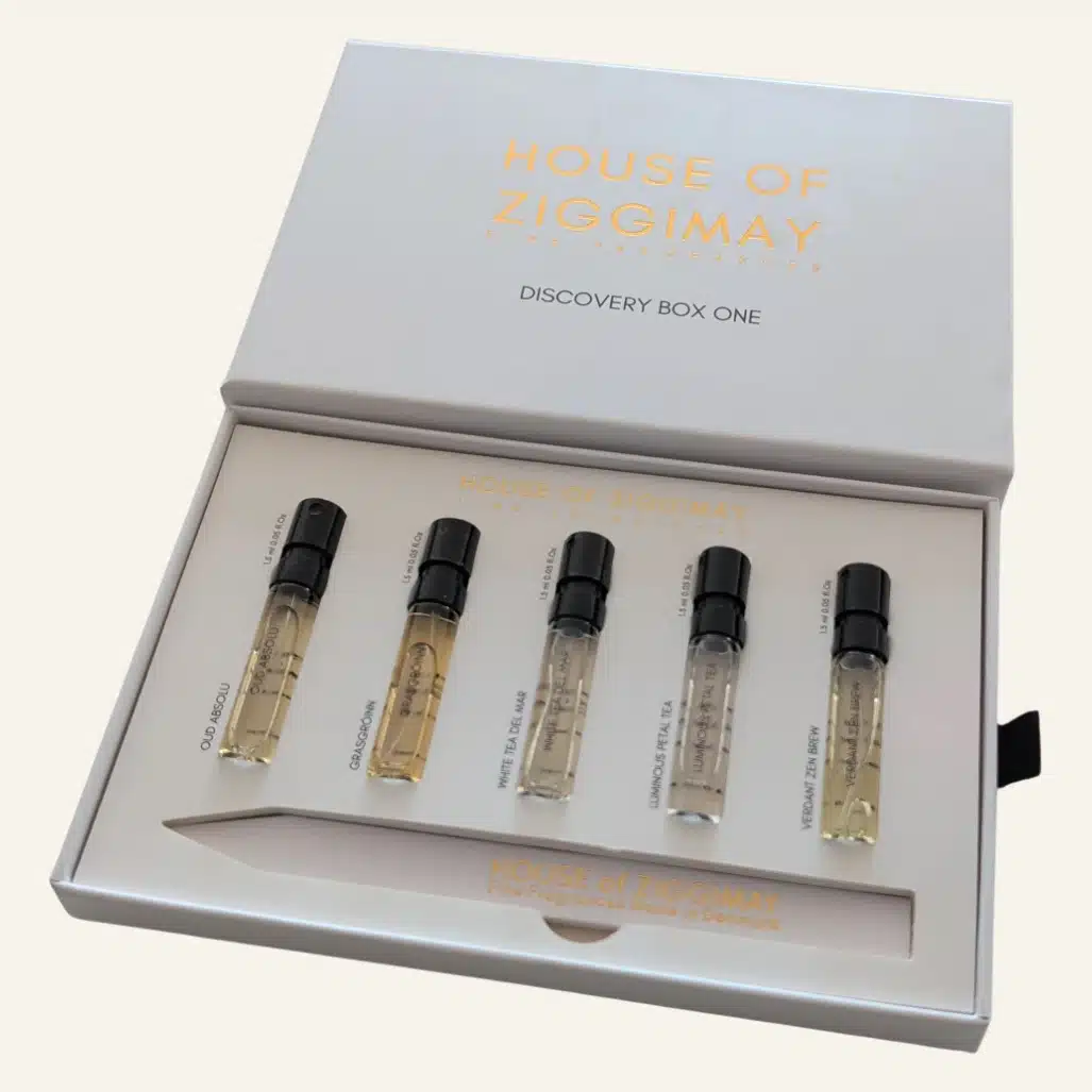 Discovery Box One Discovery Box One, open, with five 1.5 ml sample vials and a paper tester strip