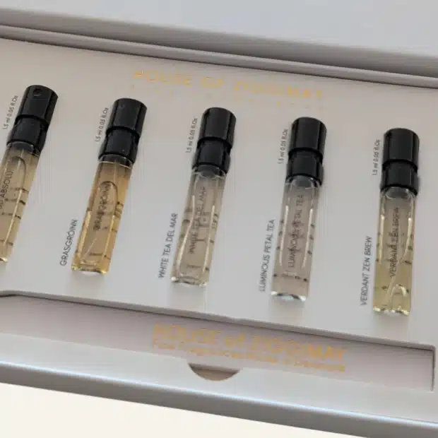 Discovery Box One, the five samples Close view of the five 1.5 ml samples in Discovery Box One, each named on the vial: Oud Absolu, Grasgroinn, White Tea Del Mar, Luminous Petal Tea and Verdant Zen Brew